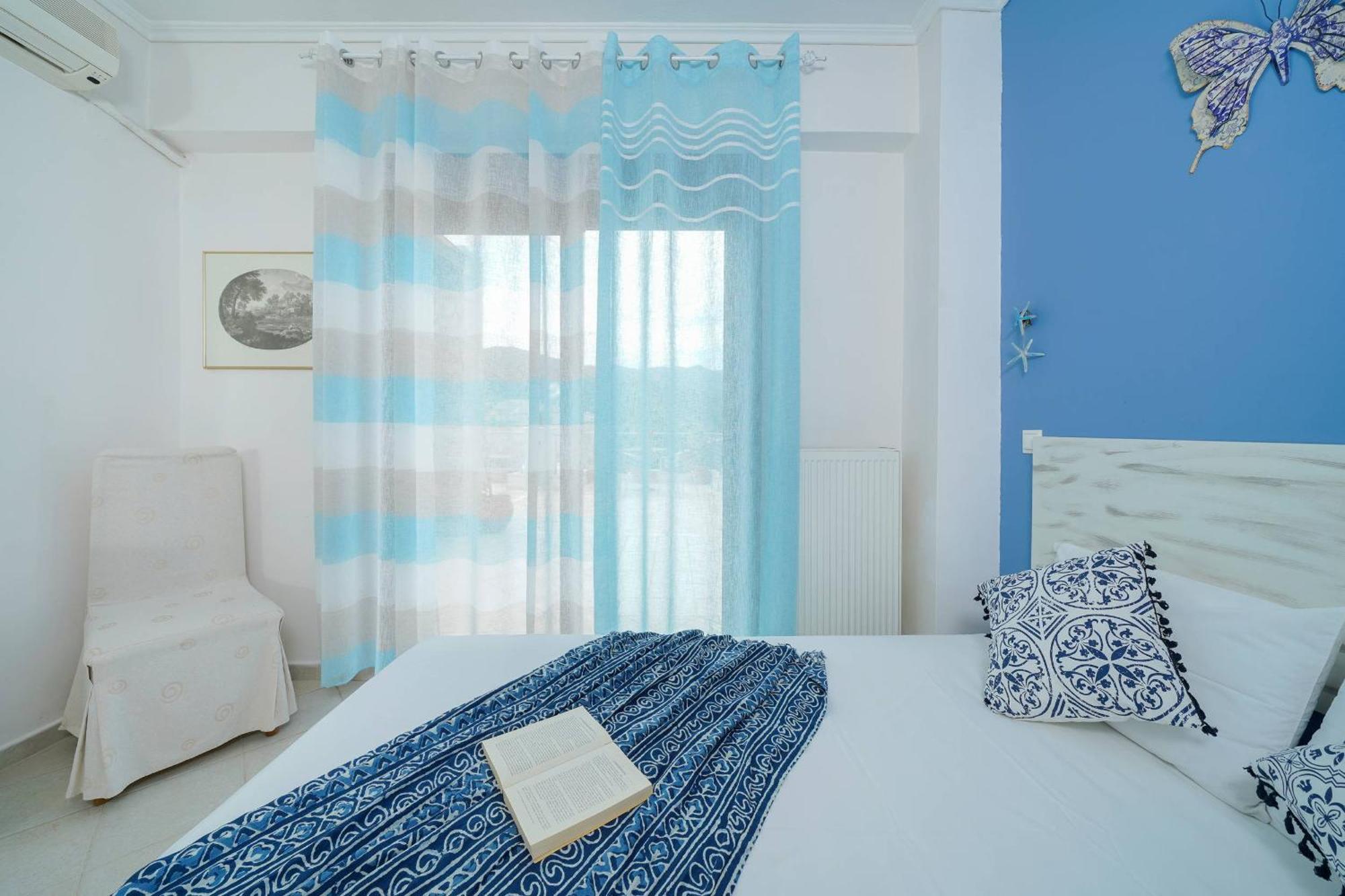 Lina'S Sea View Apartments 리메나스 객실 사진